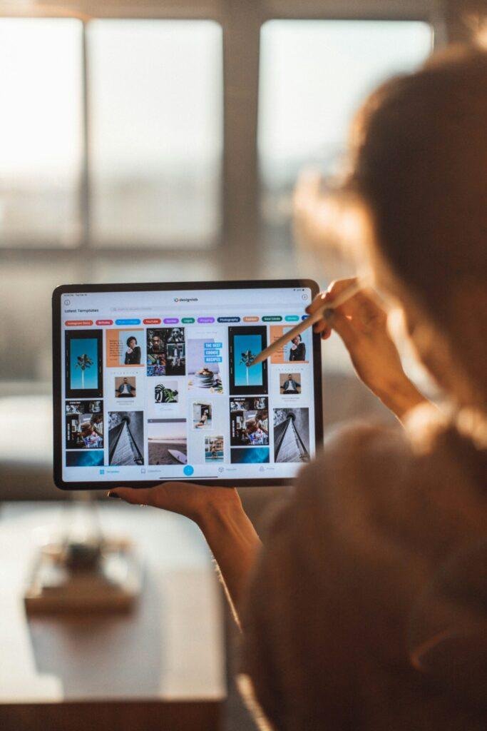 Woman using DesignLab for iOS on an iPad Pro. If you find my photos useful, please consider subscribing to me on YouTube for the occasional photography tutorial and much more